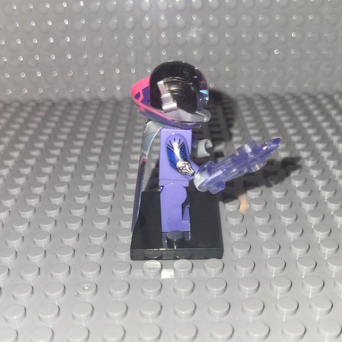 Minifigure  / Figurine  - Jeu Vidéo 🎮  - LOL - League Of Legends - Shauna Vayne - photo numéro 3