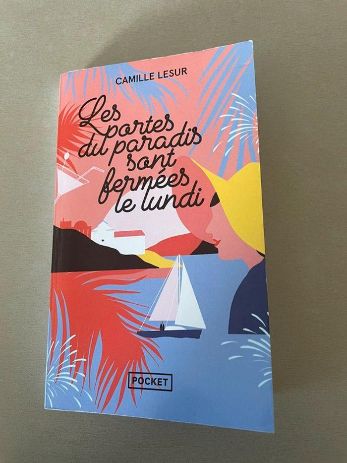 Livre « Les portes du paradis sont fermées le lundi » de Camille Lesur - photo numéro 1