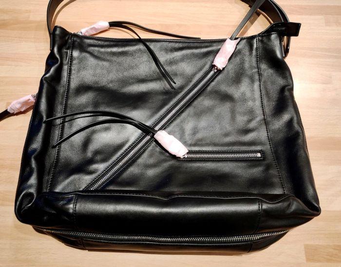 Sac à main Karl Lagerfeld Hobo K/Odina, en 100% cuir d'agneau noir, neuf - photo numéro 4