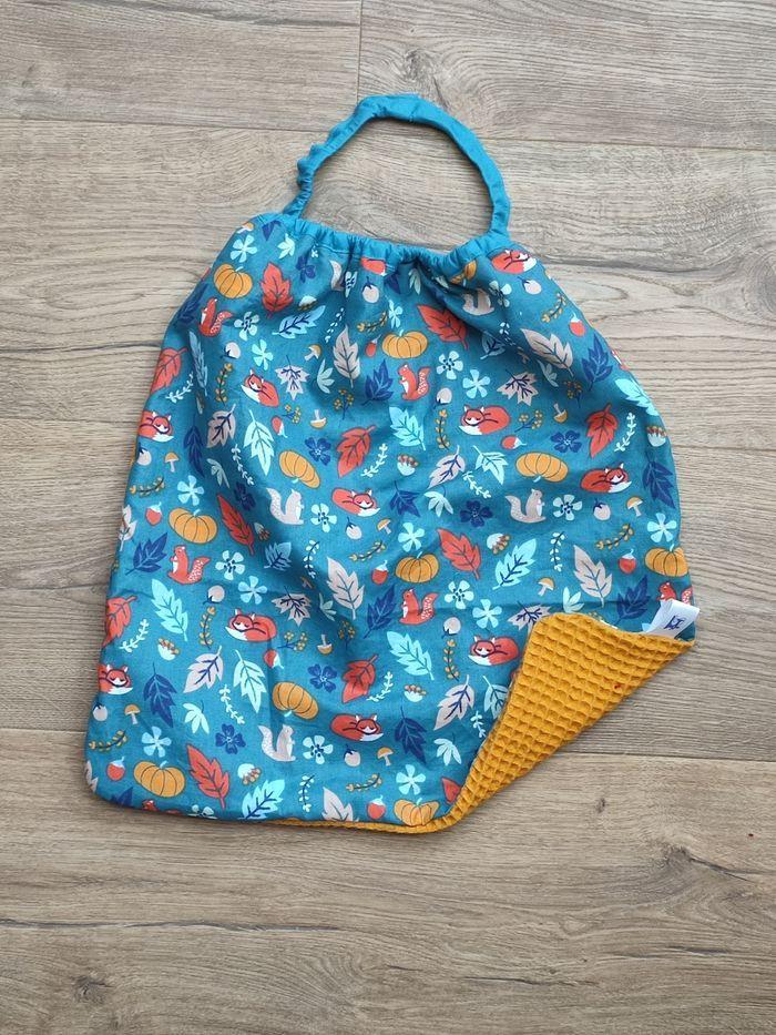 Serviette maternelle élastique