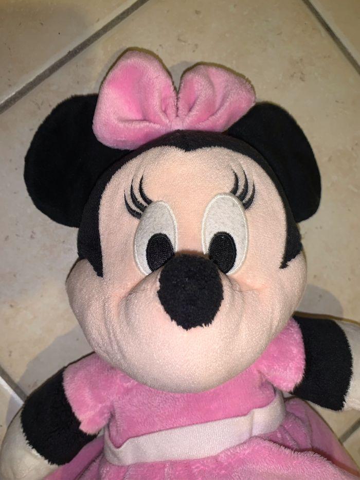 Peluche Minnie en très bon état comme neuve - photo numéro 3