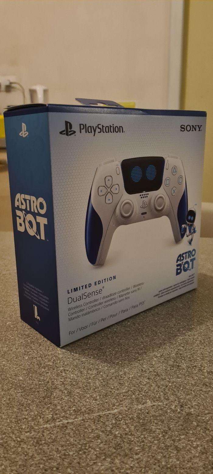 Manette sans-fil DualSense  - Astro Bot Édition Limitée - photo numéro 2