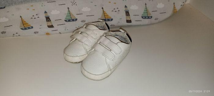 Vends lot chaussures et chaussons bébé - photo numéro 3