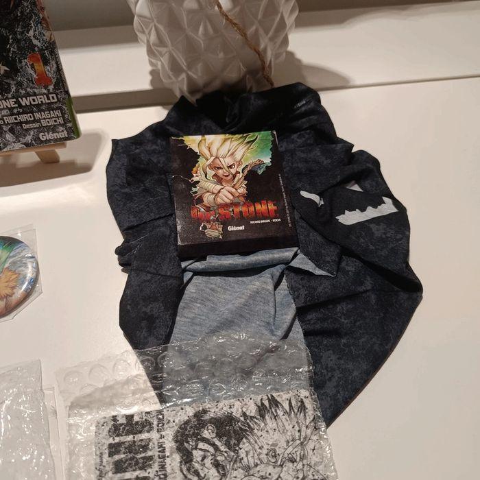 Manga lot de goodies dr stone - photo numéro 5