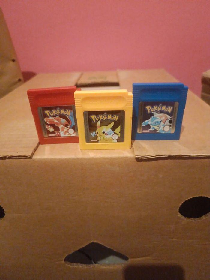 Lot : Pokémon rouge jaune et bleu