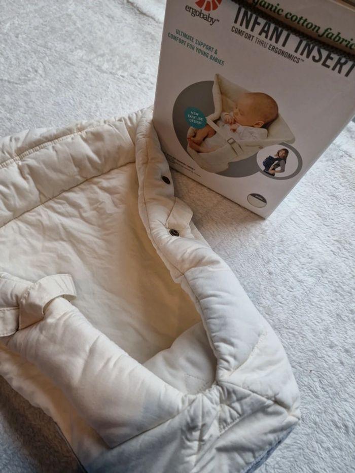 Coussin réducteur porte bébé ergobaby - photo numéro 1