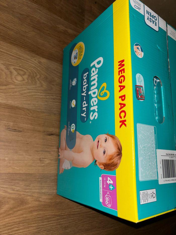 Couche taille 4+ Pampers - photo numéro 1