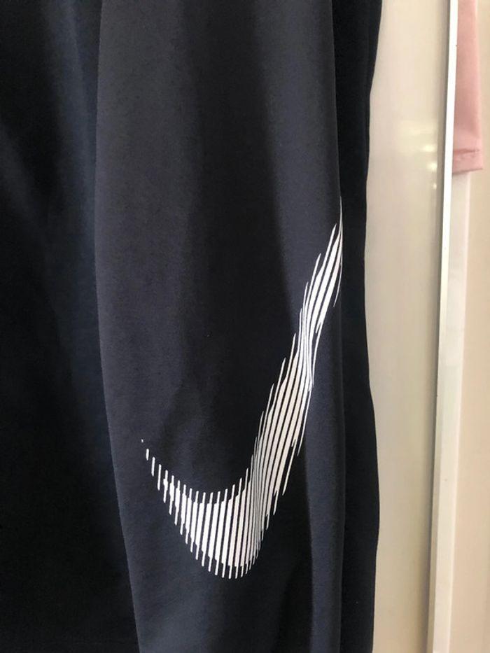 Haut de survêtement Nike . Taille XL - photo numéro 2