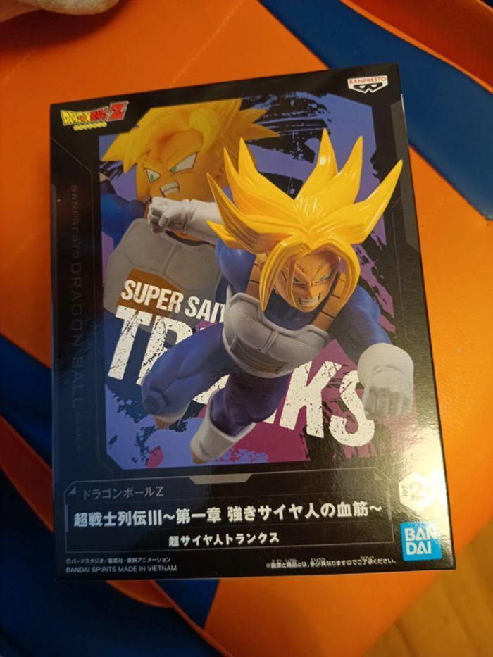 Figurine dragon ball trunks