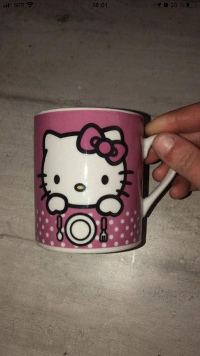 Tasse hello kitty - photo numéro 1