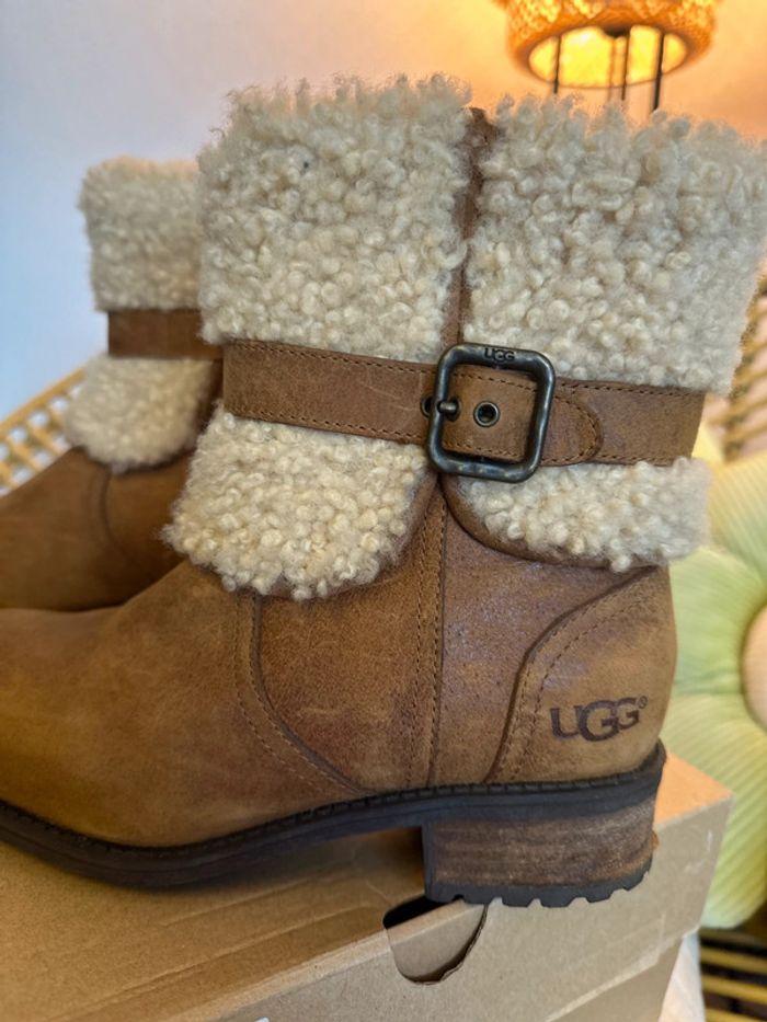 Bottes UGG Camel en fausse fourrure taille 36 - photo numéro 3