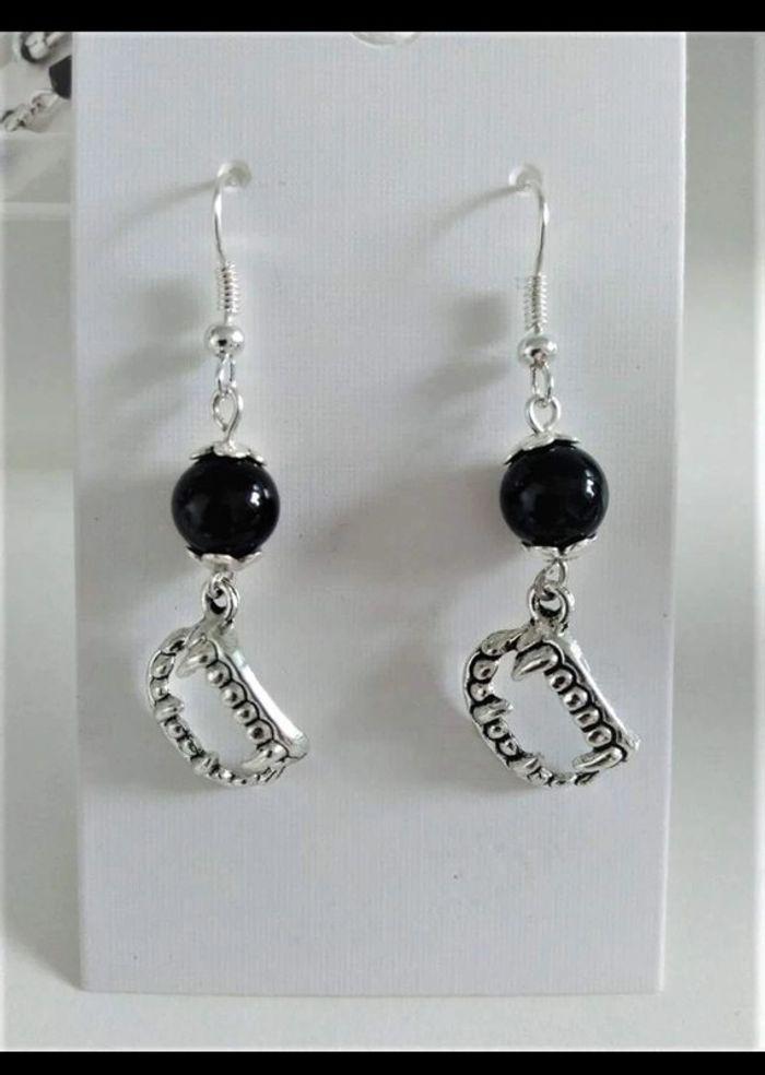 Boucles d'oreilles vampire