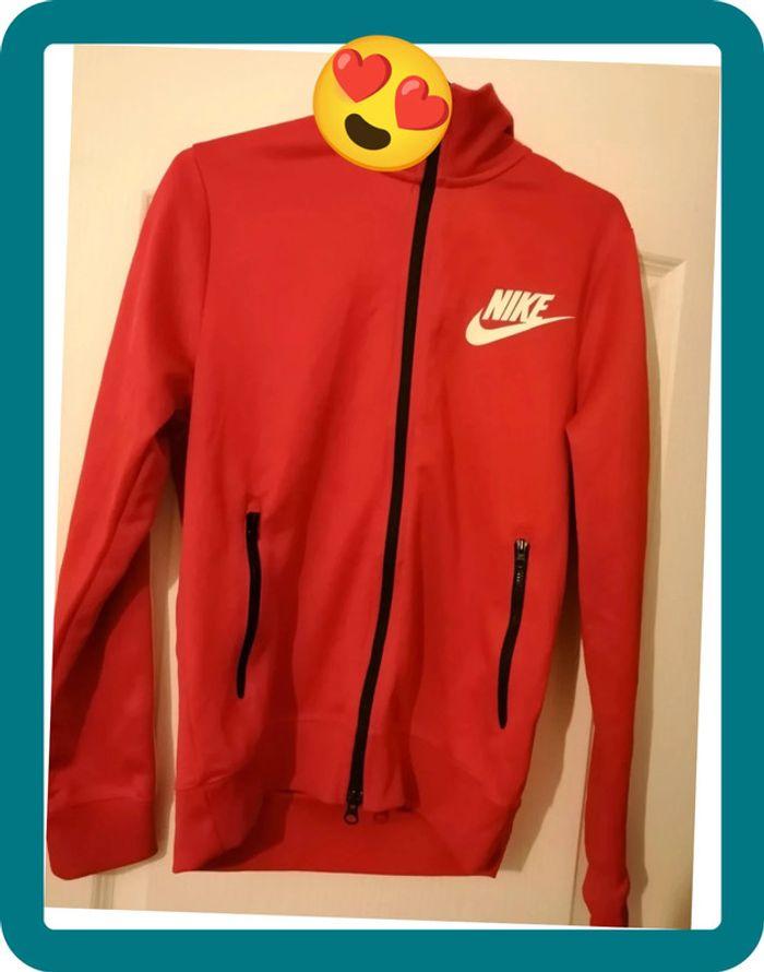 Pull Nike à capuche zippé taille S - photo numéro 1