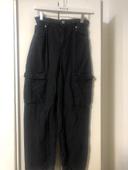 Pantalon cargo taille haute Bershka . Taille  36