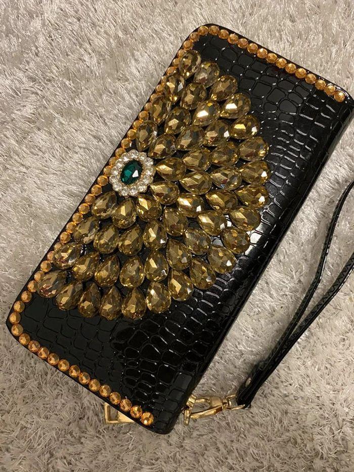 Portefeuille / pochette vernis et strass - photo numéro 5