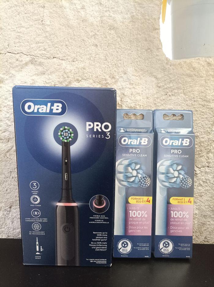 Lot Oral-B brosse à dents pro série 3 + 10 brossettes Sensitive clean sous blister - photo numéro 1