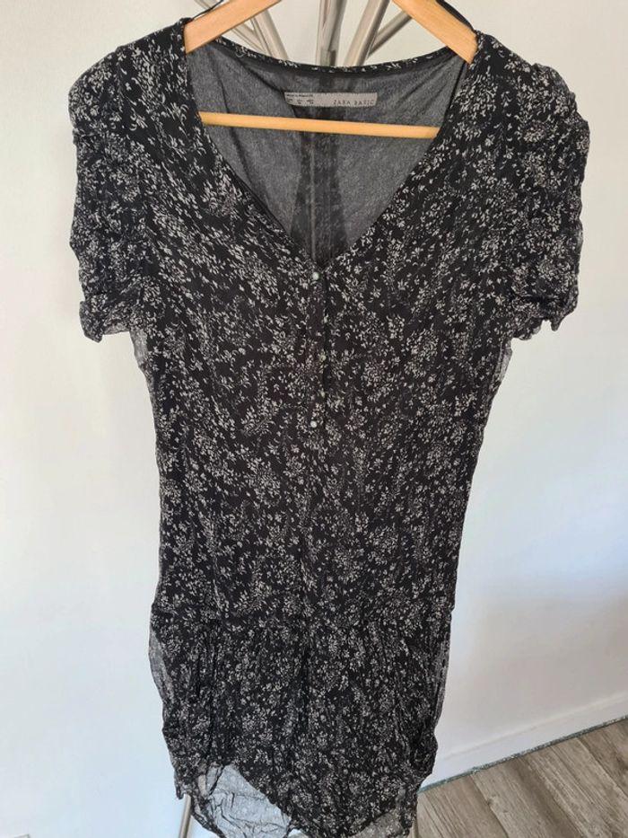 Robe courte noire motif fleuri Zara - photo numéro 1