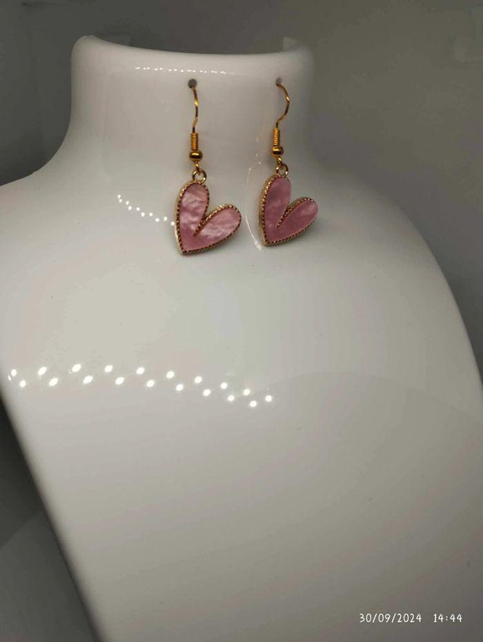 Boucles d'Oreilles Cœur de Rose – Élégance et Douceur - photo numéro 1