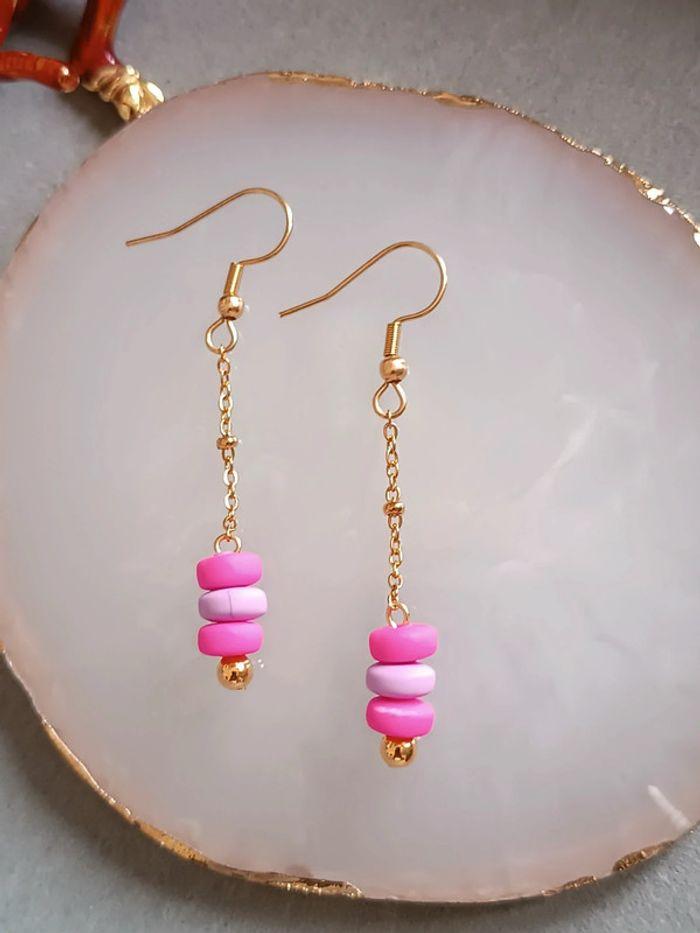 Jolies boucles pendantes roses et fushia - photo numéro 1