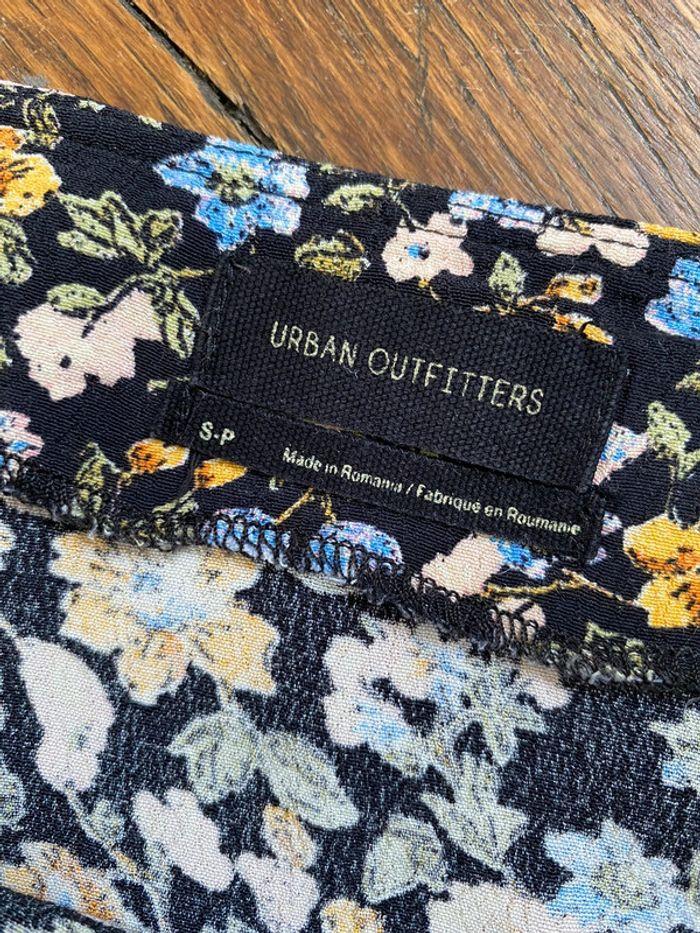 Jupe fleurie Urban Outfitters - photo numéro 6