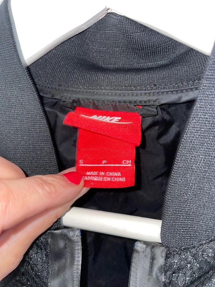 Veste Nike Taille S femme neuve - photo numéro 2