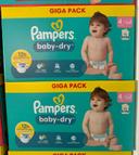 2 paquets de couches Pampers taille 4