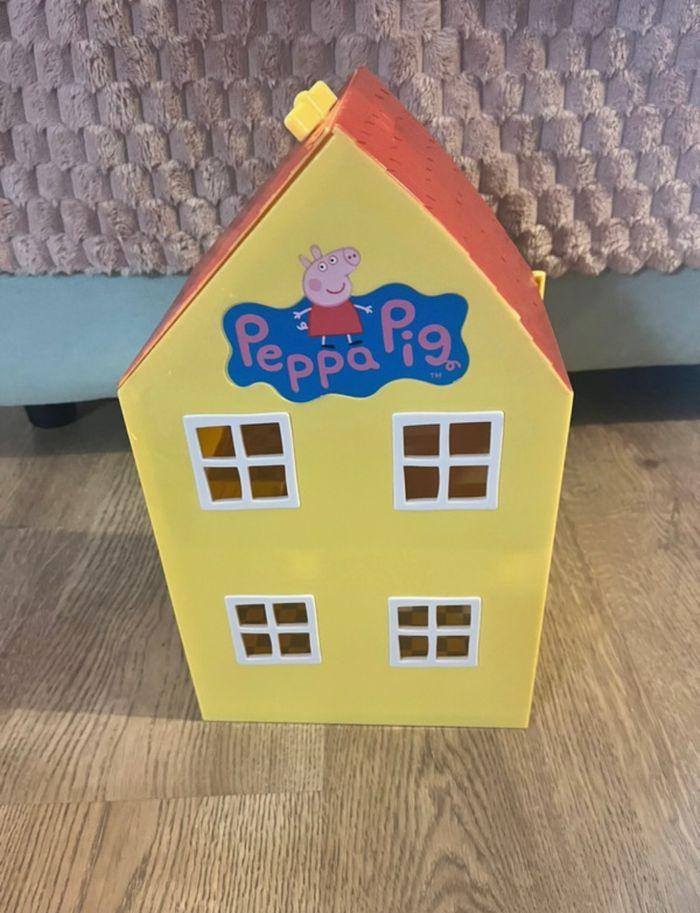 Maison De Luxe Peppa Pig Pliable + Voiture et école - photo numéro 1