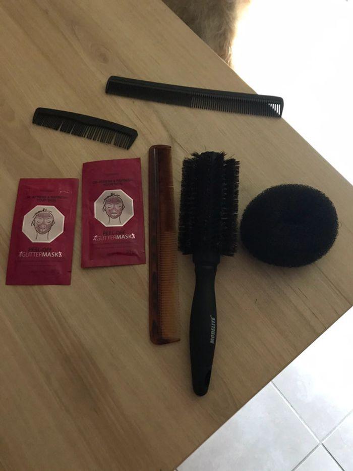 Brosse ronde et peignes