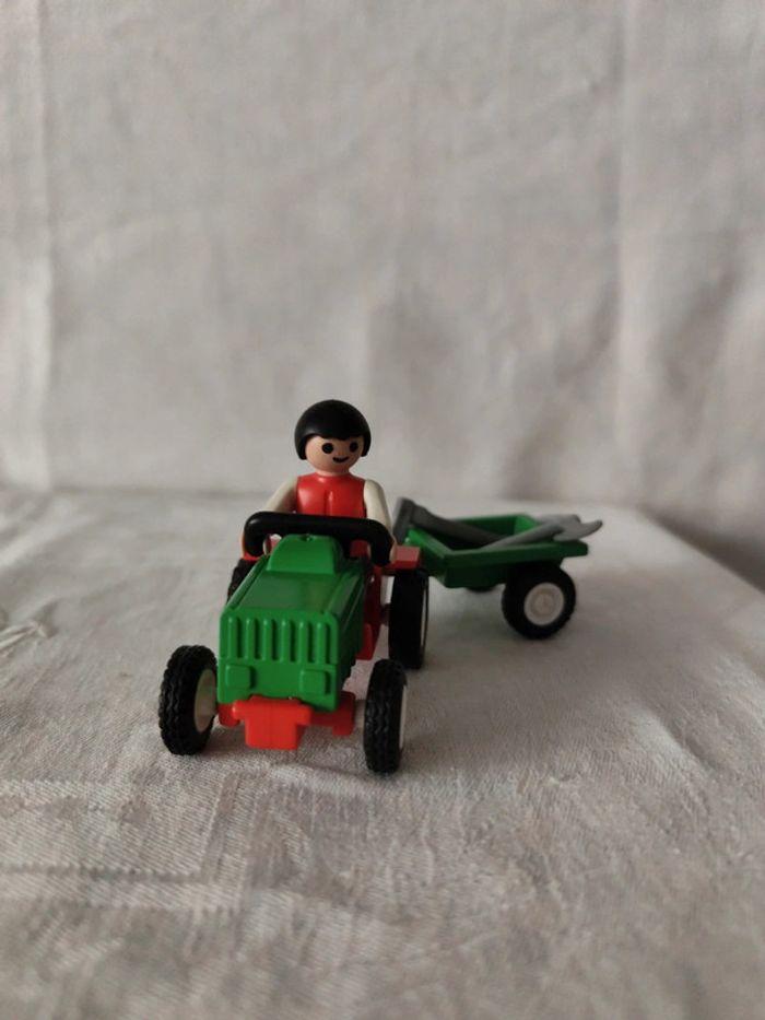 Playmobil 1 enfant sur tracteur et 1 remorque - photo numéro 2