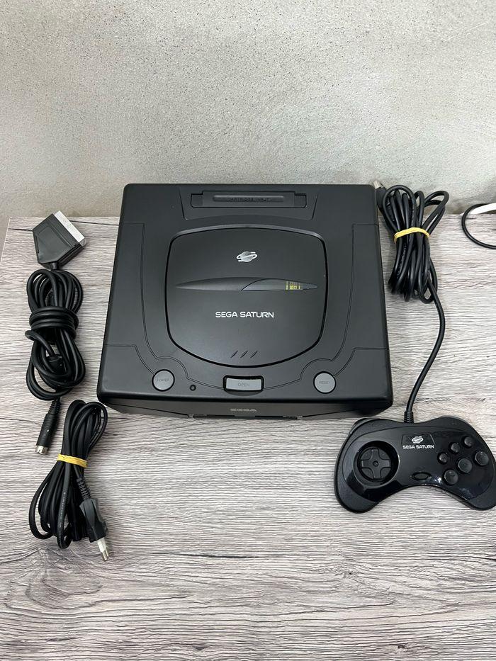 Sega saturn en boîte - photo numéro 7