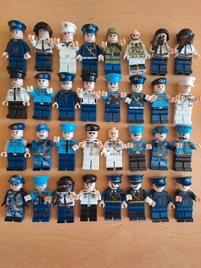 Lot de figurines Lego militaires police - photo numéro 1