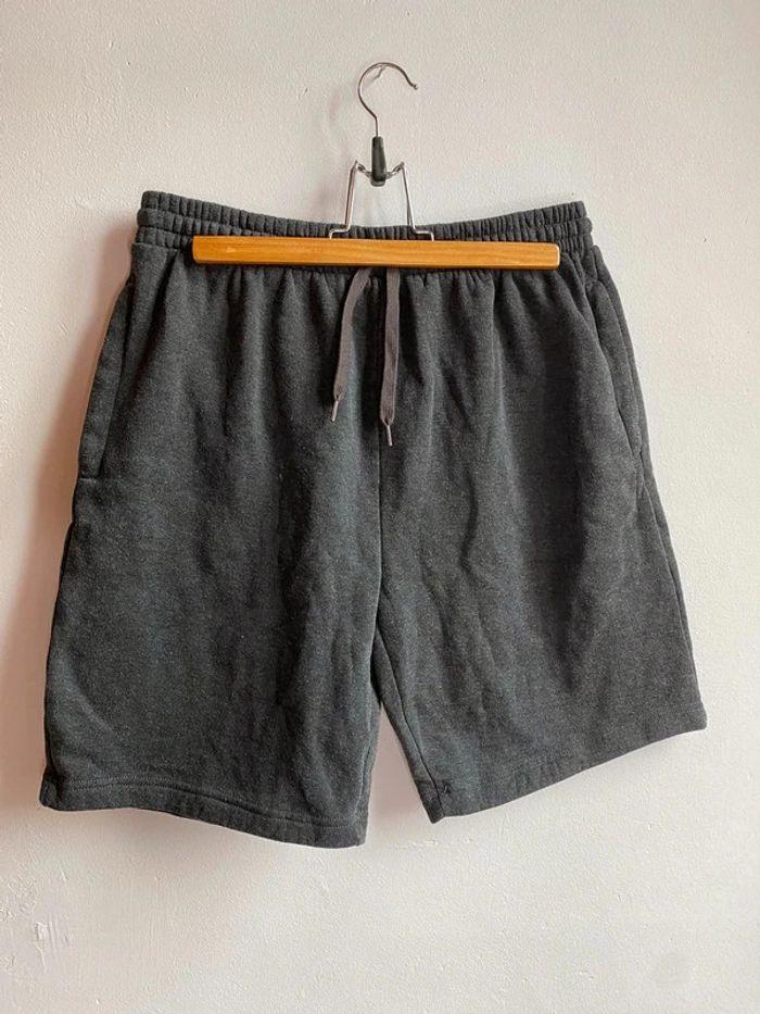 Short gris taille XL - photo numéro 1