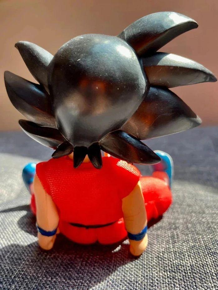 Figurine Dragon Ball Son Gokû DBZ Sangoku assis NЕUF - photo numéro 4