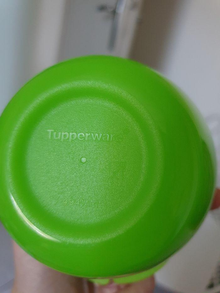 Boîte pomme tupperware neuve - photo numéro 3