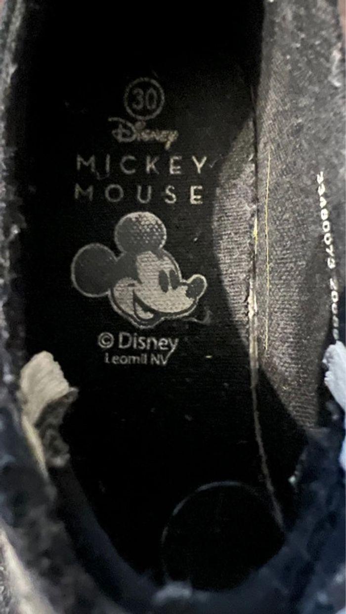 Tennis  chaussures Disney officiel très bonne état taille 30 - photo numéro 3