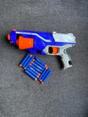 Pistolet 6 cartouches Nerf Élite + cartouches