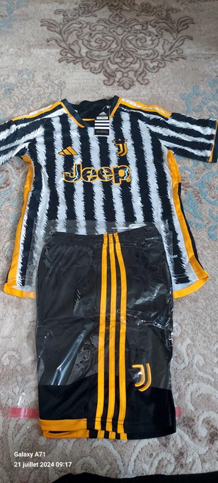 Juventus Maillot domicile 24/25 – Enfant  taille 10-11 ANS - photo numéro 3