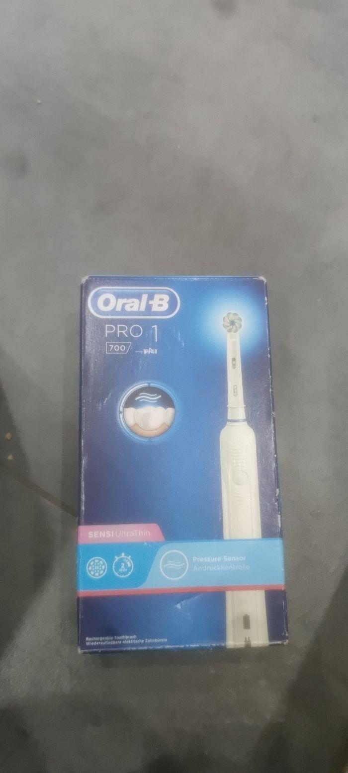 Brosse à dents oral B - photo numéro 1