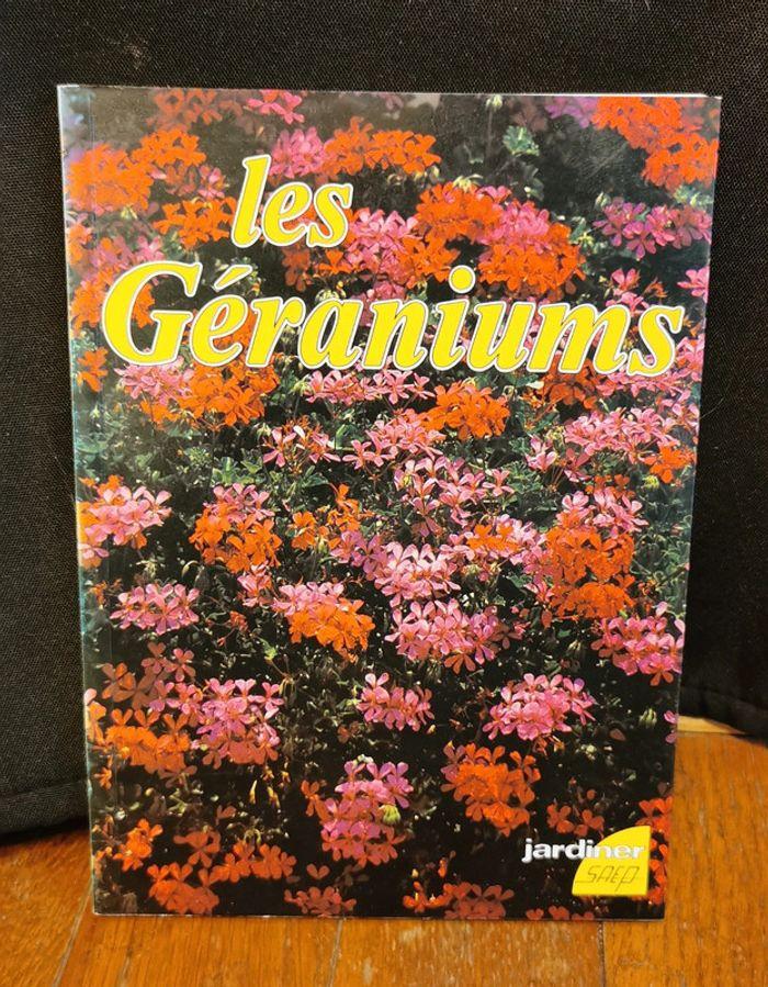 Livre les géraniums - photo numéro 1