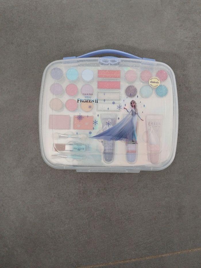 Palette maquillage reines des neiges frozen 2 neuve