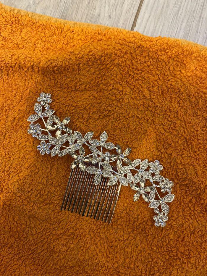 Broche à cheveux - photo numéro 1