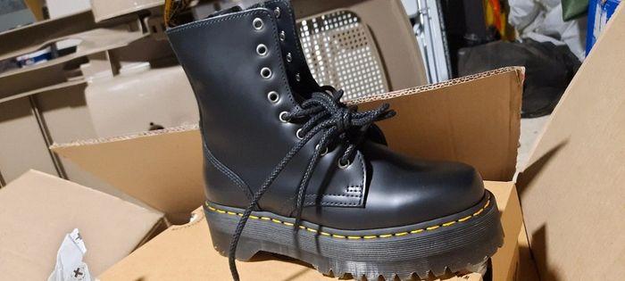 Bottines mi hautes Dr Martens - photo numéro 2