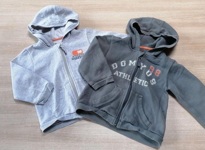 Lot 2 gilets 4 ans - photo numéro 1