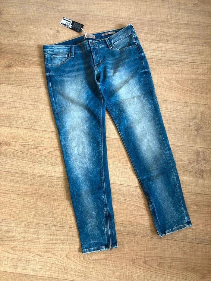 Jean skinny ultra low neuf Guess taille US 31 (valeur 105€) - photo numéro 6