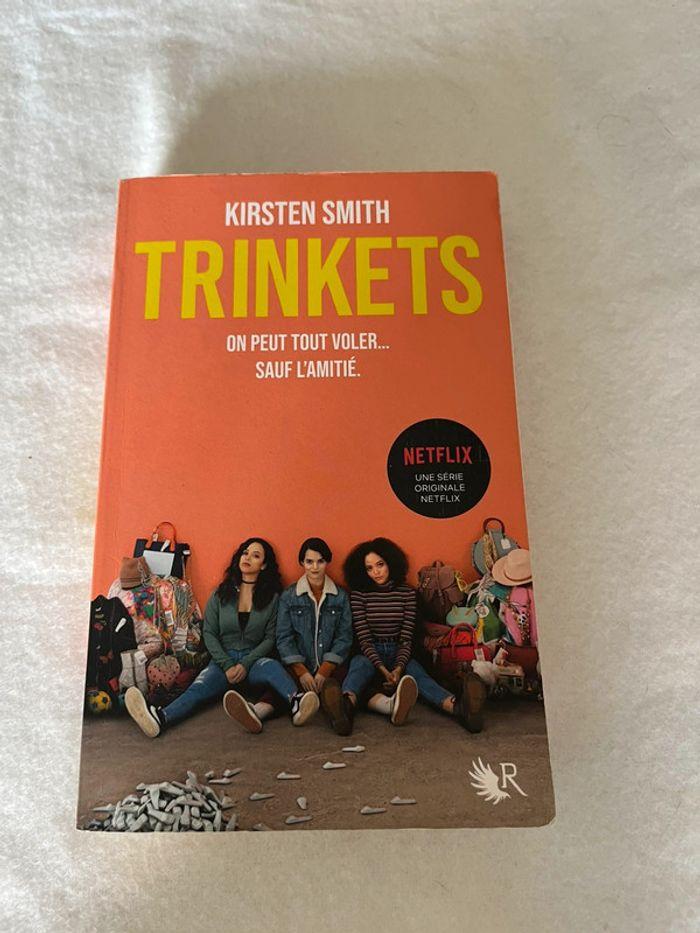 Livre trinkets - photo numéro 1