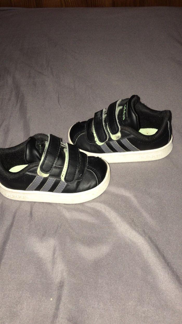 Basket adidas taille 20