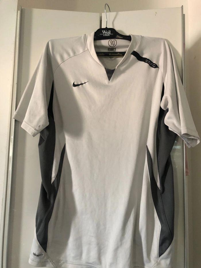 Maillot /t shirt nike . Taille S - photo numéro 1