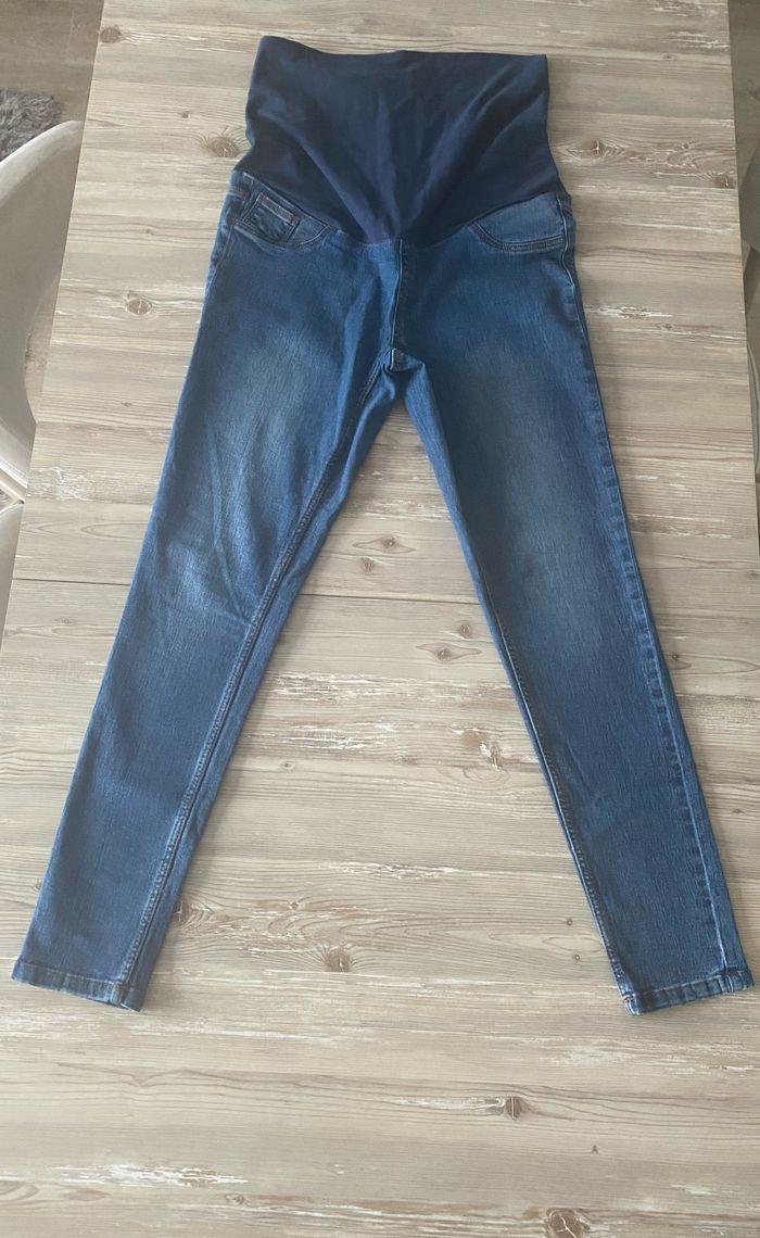 Pantalon de grossesse  jeans  brut neuf avec étiquette - photo numéro 1