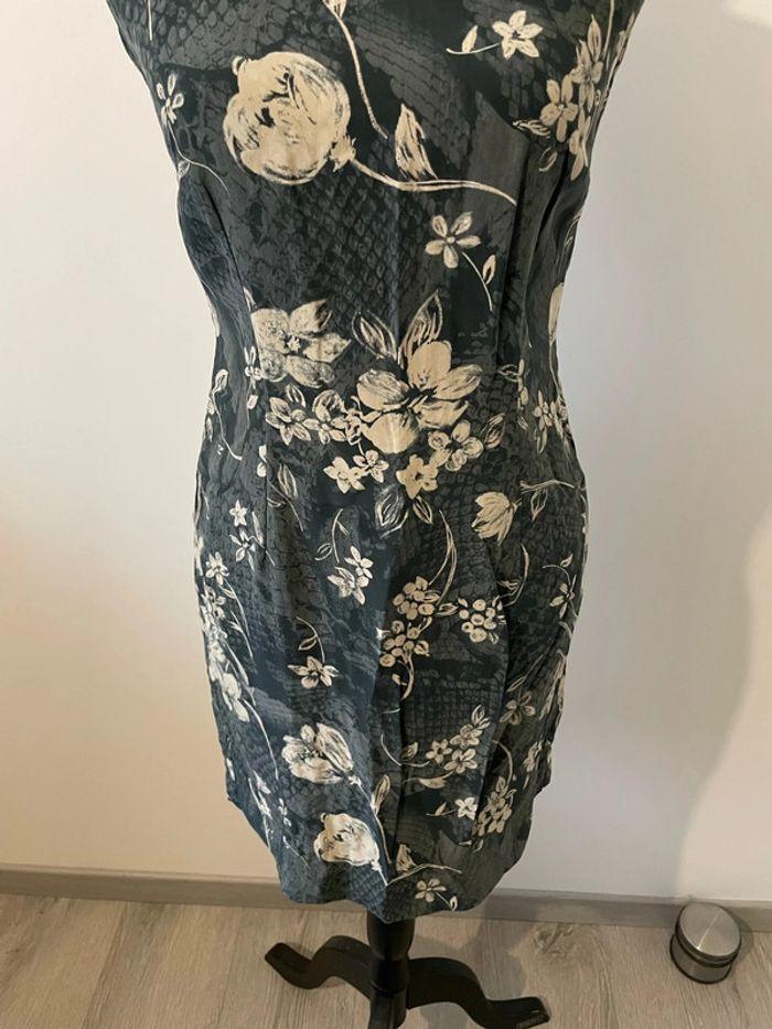 Robe sans manche large bretelle gris à motifs fleurs beige balla Valentina taille 36 - photo numéro 3