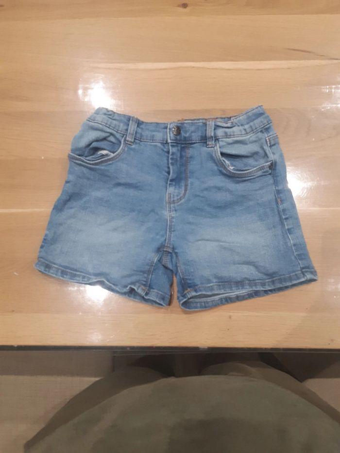 Short en jeans taille 10ans - photo numéro 1